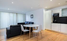 East Croydon Apartments - Just 3 Mins Walk To East Croydon Station